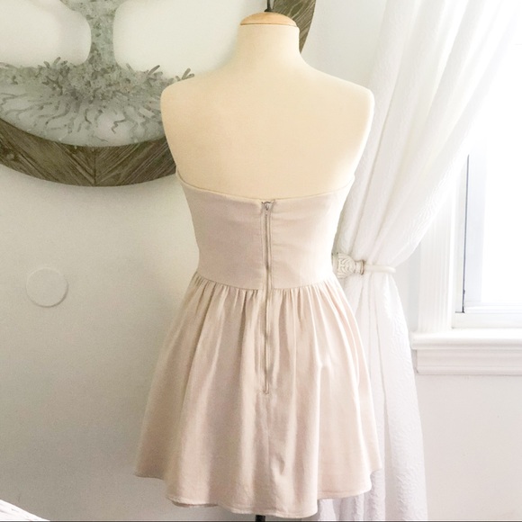 KEEPSAKE Cameo Set The Mood Strapless Dress Beige - Picture 5 of 8